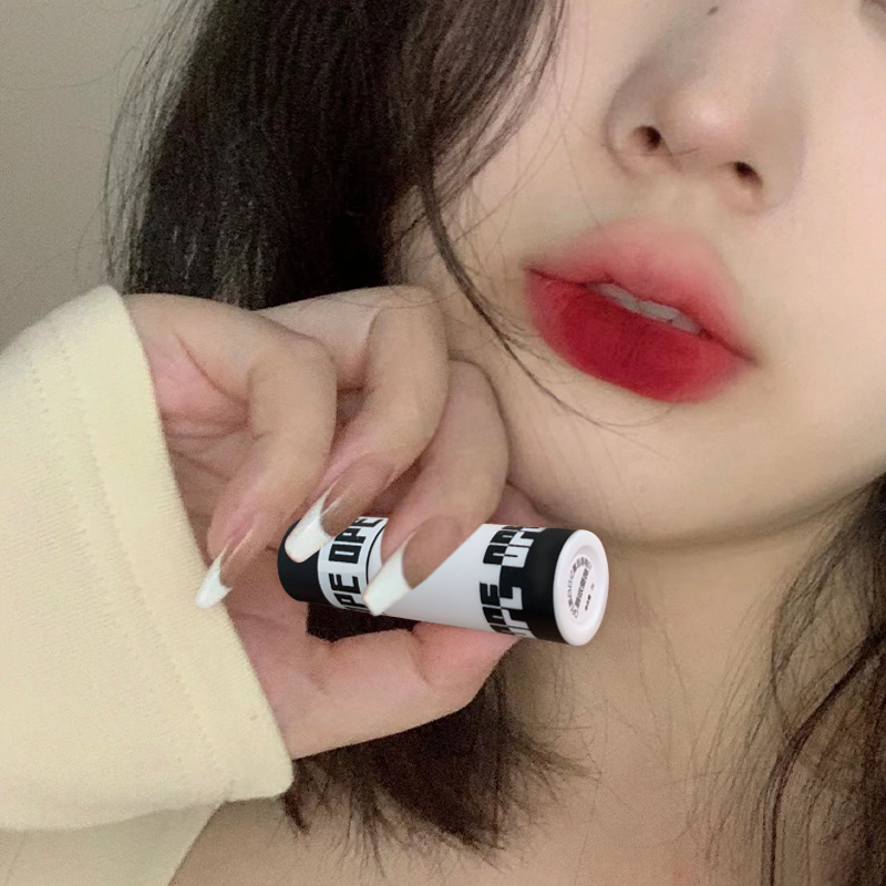 Matowy aksamitny błyszczyk wod – Matte Velvet Lip Tint Long Lasting recenzja i cena