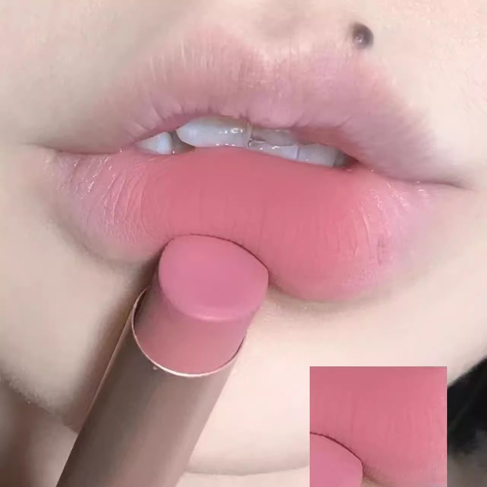 Aksamitne matowe szminki Nawil – Matte Velvet Lip Tint Long Lasting recenzja i cena