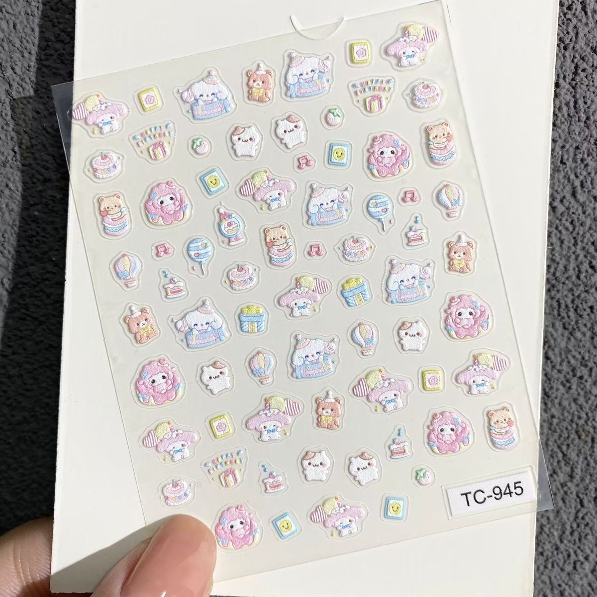 Urocze naklejki na paznokcie z – Nail Art recenzja i cena