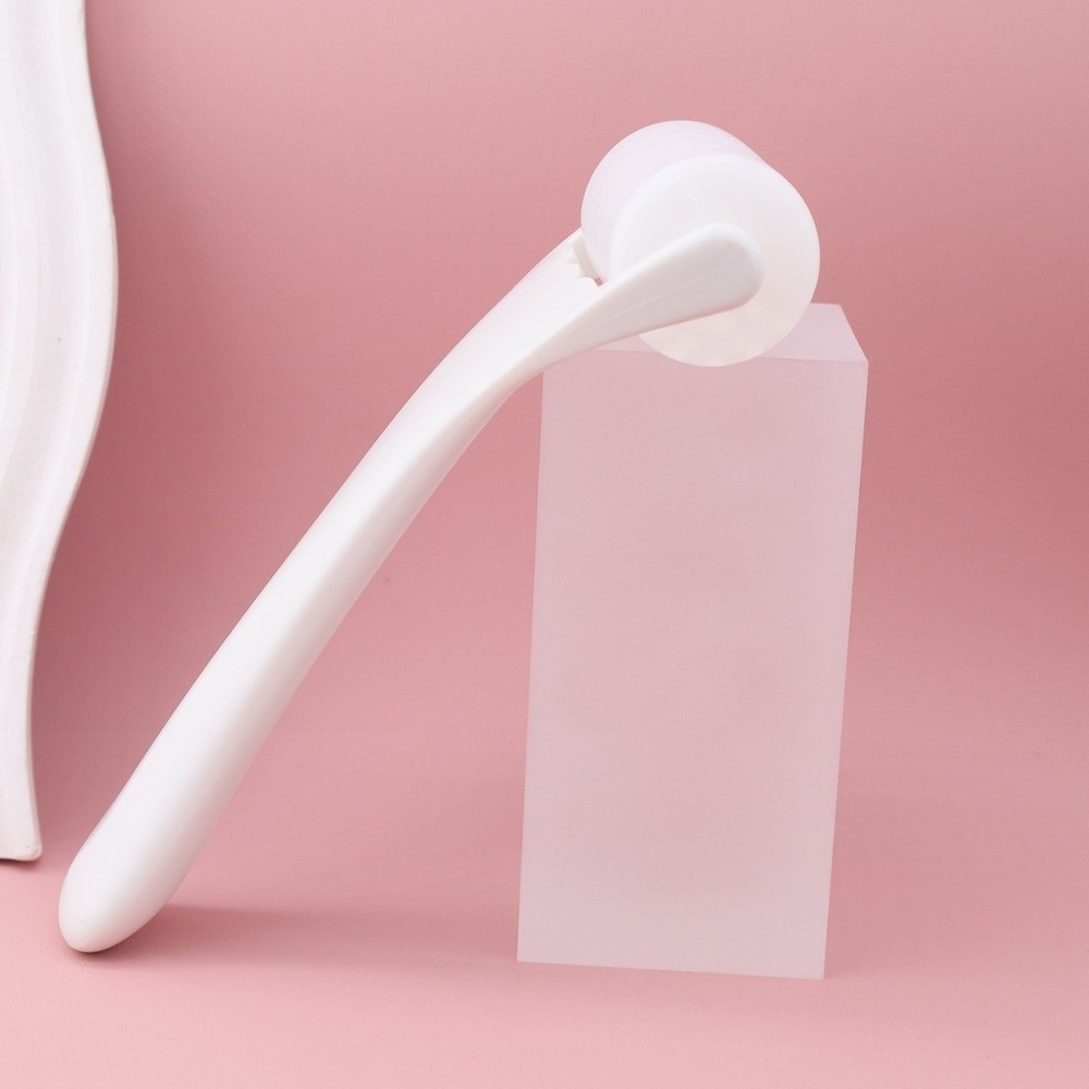 Żelowy roller do twarzy i oczu – Face Ice Roller Puffiness recenzja i cena